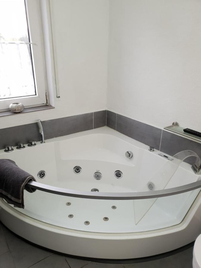 Schoene Wohnung Kleiner Onkel Auf Idyllischem Reiterhof Nahe Burg Eltz Münstermaifeld Esterno foto