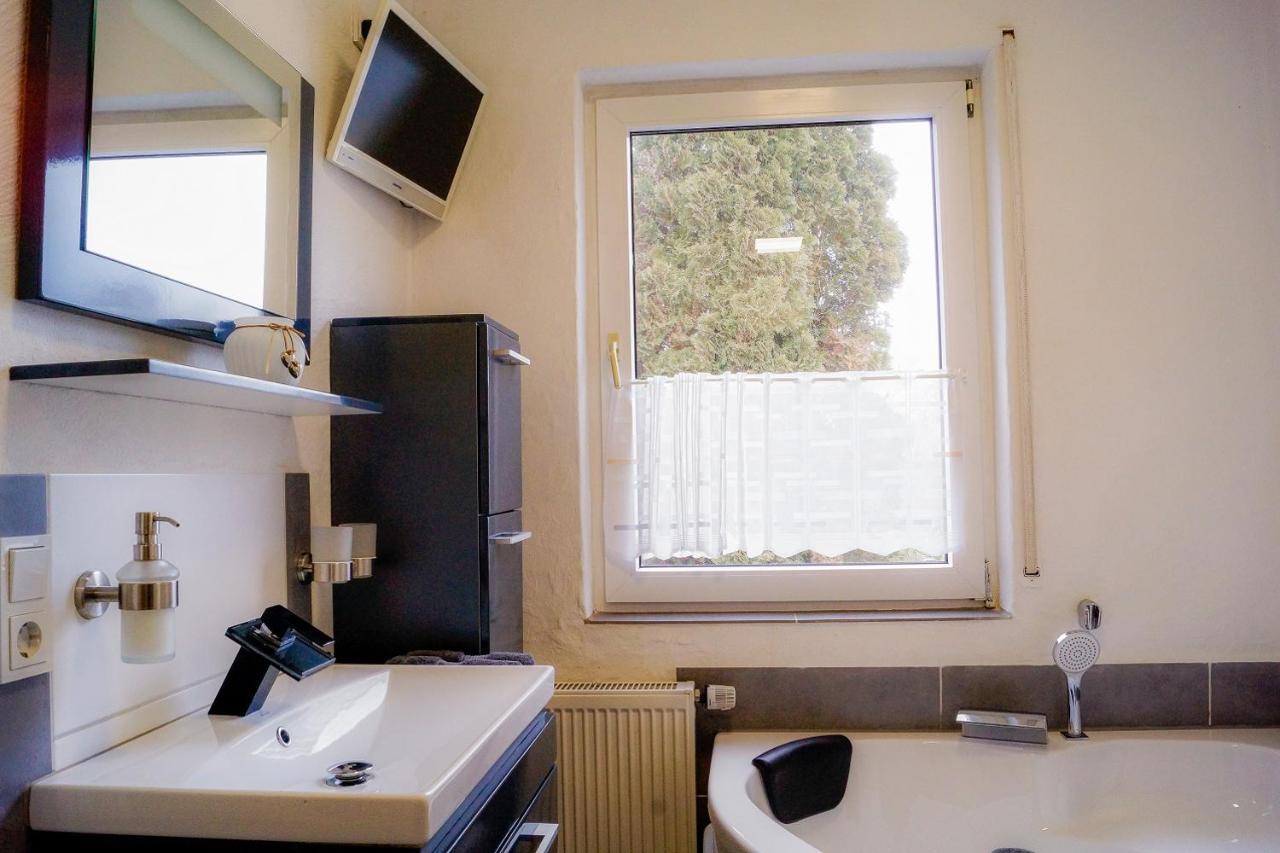 Schoene Wohnung Kleiner Onkel Auf Idyllischem Reiterhof Nahe Burg Eltz Münstermaifeld Esterno foto