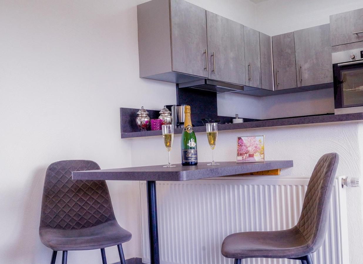 Schoene Wohnung Kleiner Onkel Auf Idyllischem Reiterhof Nahe Burg Eltz Münstermaifeld Esterno foto